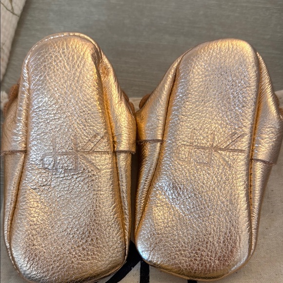 NWOT Freshly Picked Rose Gold and Cream Moccasins Soft Sole Shoes - Picture 5 of 5